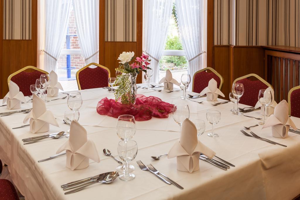 Landhotel Zur Linde フェルデン エクステリア 写真