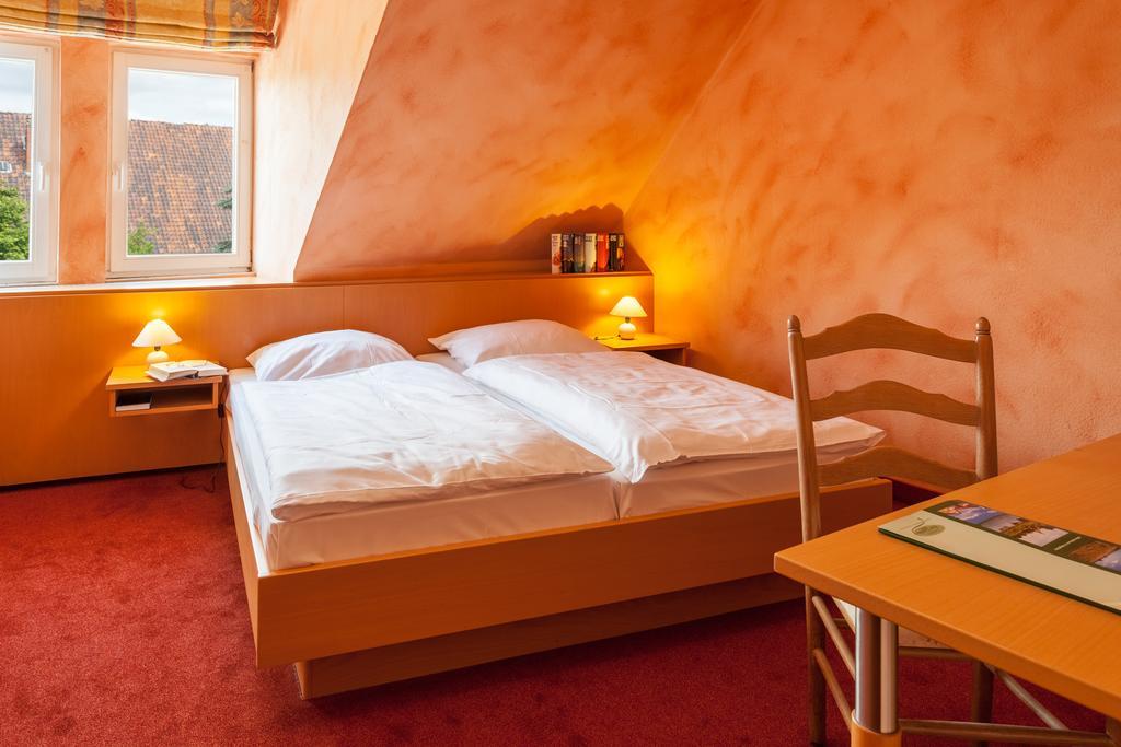 Landhotel Zur Linde フェルデン エクステリア 写真