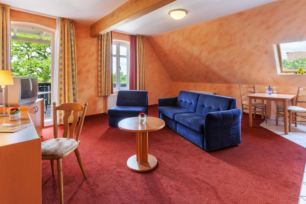 Landhotel Zur Linde フェルデン エクステリア 写真