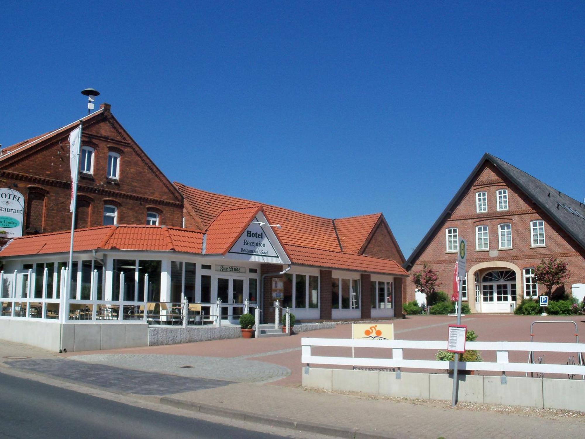 Landhotel Zur Linde フェルデン エクステリア 写真